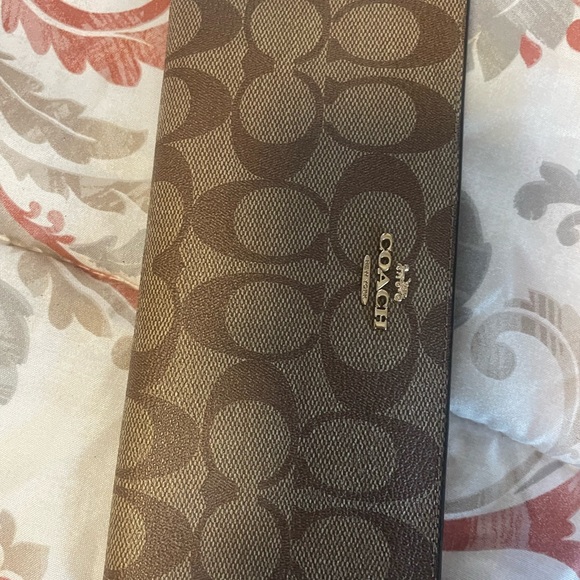 Authentic Coach wallet - Picture 2 of 2